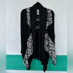 Fleur De Lis Cardigan Small Long Draped White/Black Textured Floral Lace Black